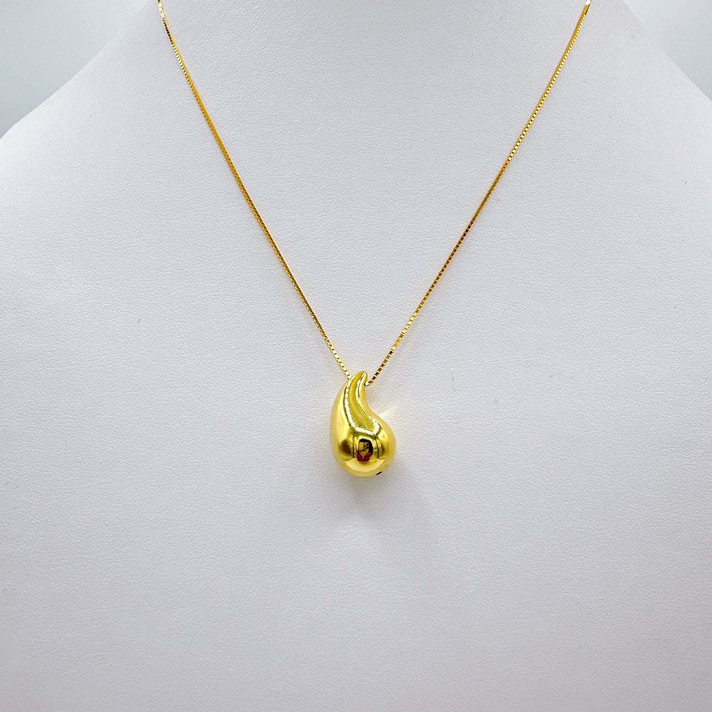 Drop Veneta Necklace