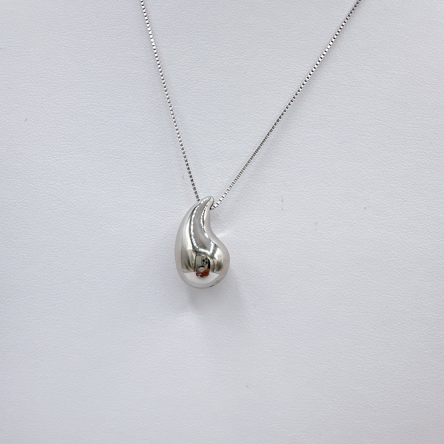 Drop Veneta Necklace